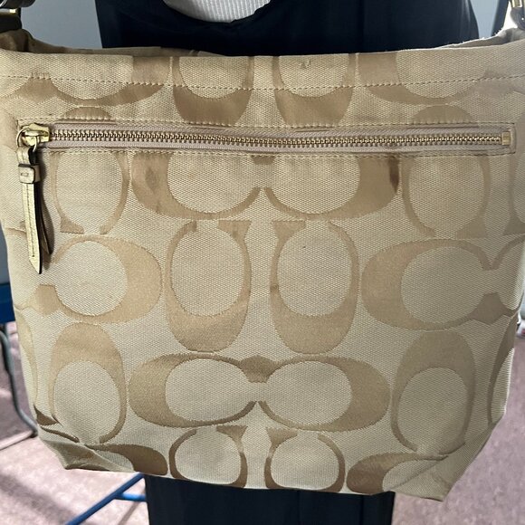 COACH SIGNATURE CANVAS DUFFLE SHOULDER LIGHT KHAKI HANDBAG F15067 PRE-OWNED - Picture 2 of 9